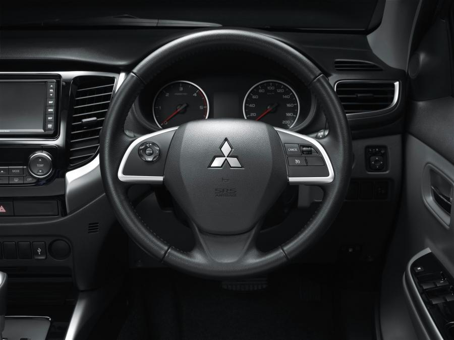  Mitsubishi Triton Double Cab 2015 года  (TH) (фото 28 из 29)